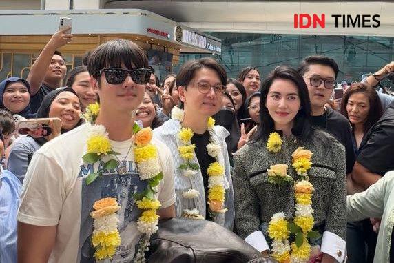 7 Potret Kedatangan Mario Maurer dan Davika Hoorne di Indonesia