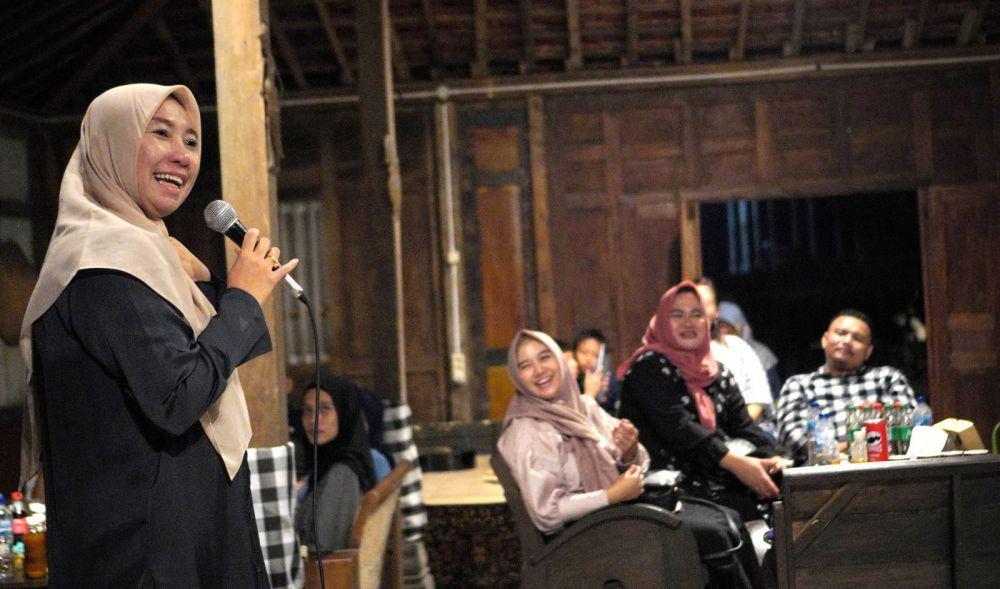 Bacalon Wali Kota Semarang, Claudyna C Ningrum atau Mbak Dina saat bertemu masyarakat. (IDN Times/bt)
