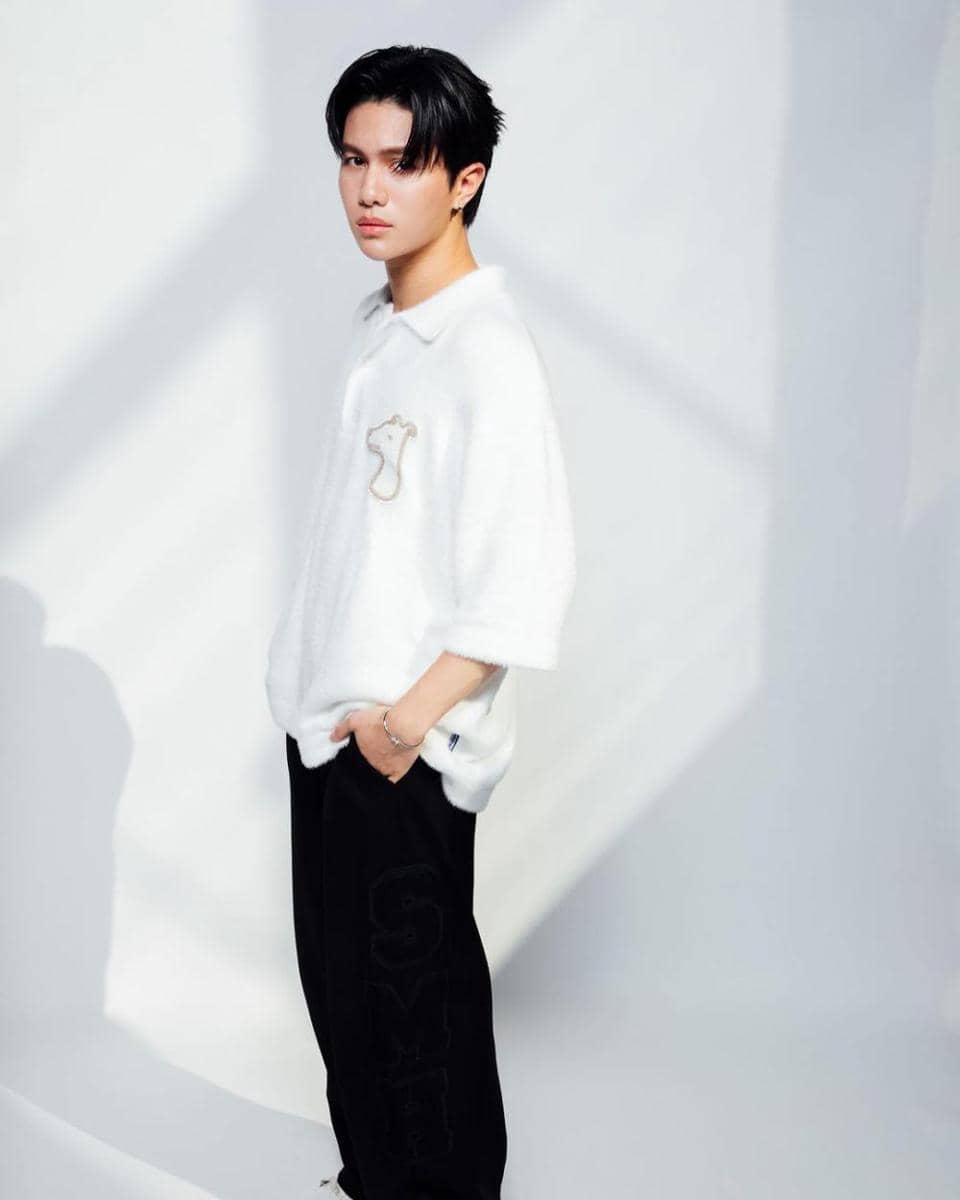 outfit nuansa hitam putih ala William LYKN (instagram.com/williamjkp)