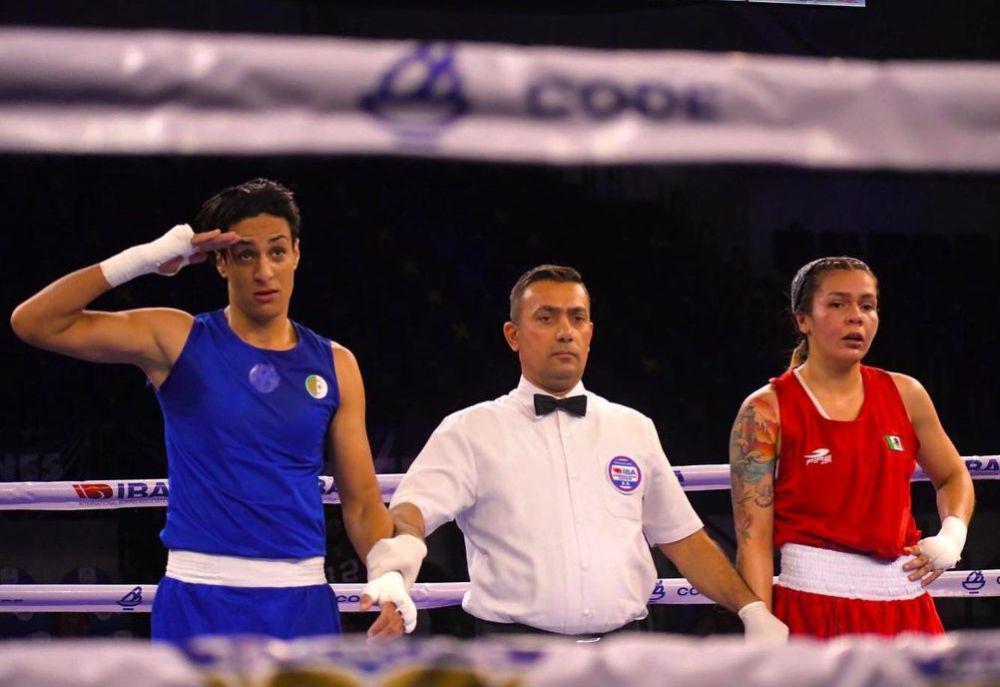 potret Imane Khelif (kiri baju biru) di ring tinju (instagram.com/imane_khelif_10)