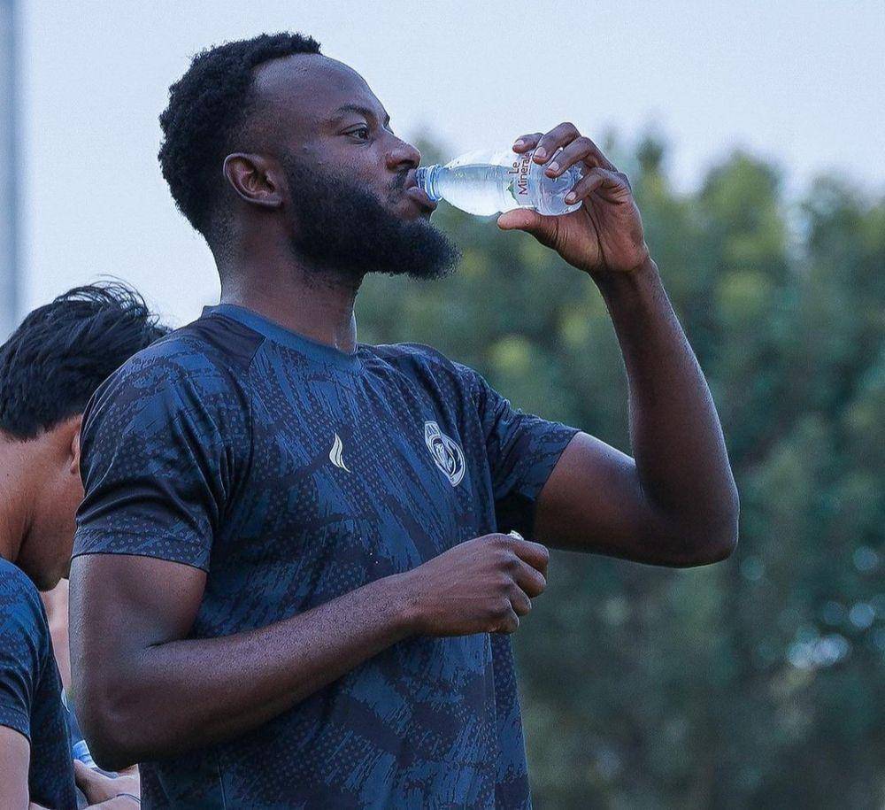 Charles Lokolingoy saat sesi latihan Arema FC. (DOK. Media Officer Arema FC)
