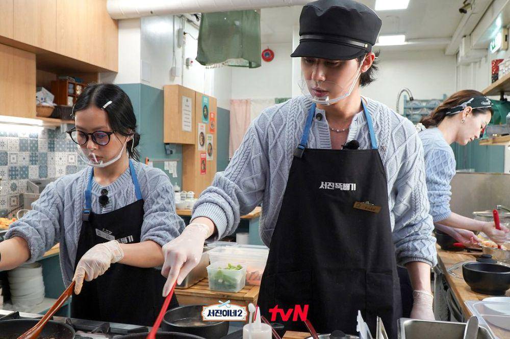cuplikan variety show Korea Jinny's Kitchen (instagram.com/tvn_joy)