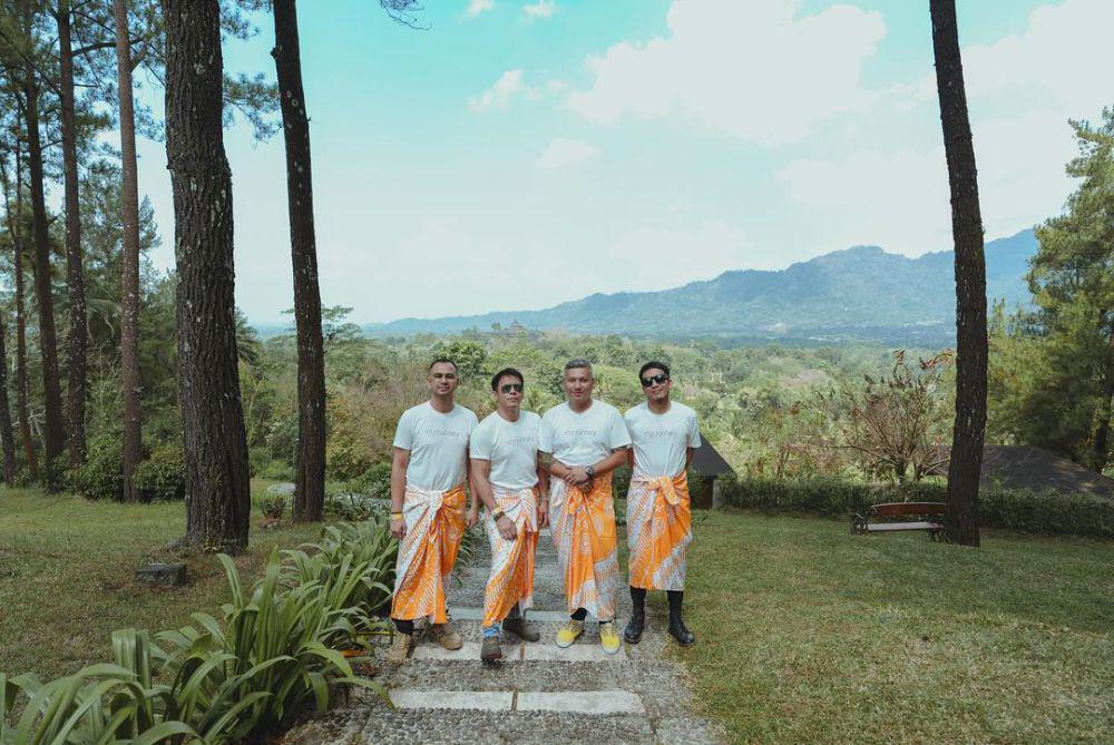potret Raffi Ahmad dan sahabat (instagram.com/raffinagita1717)