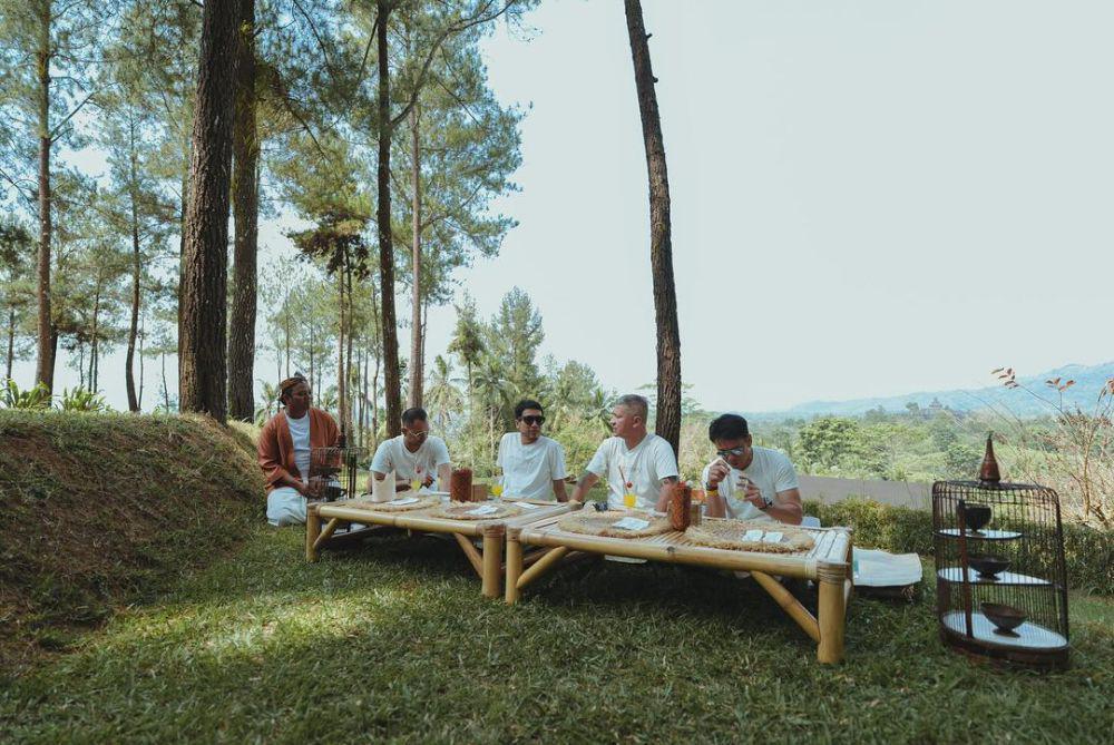 potret Raffi Ahmad dan sahabat (instagram.com/raffinagita1717)