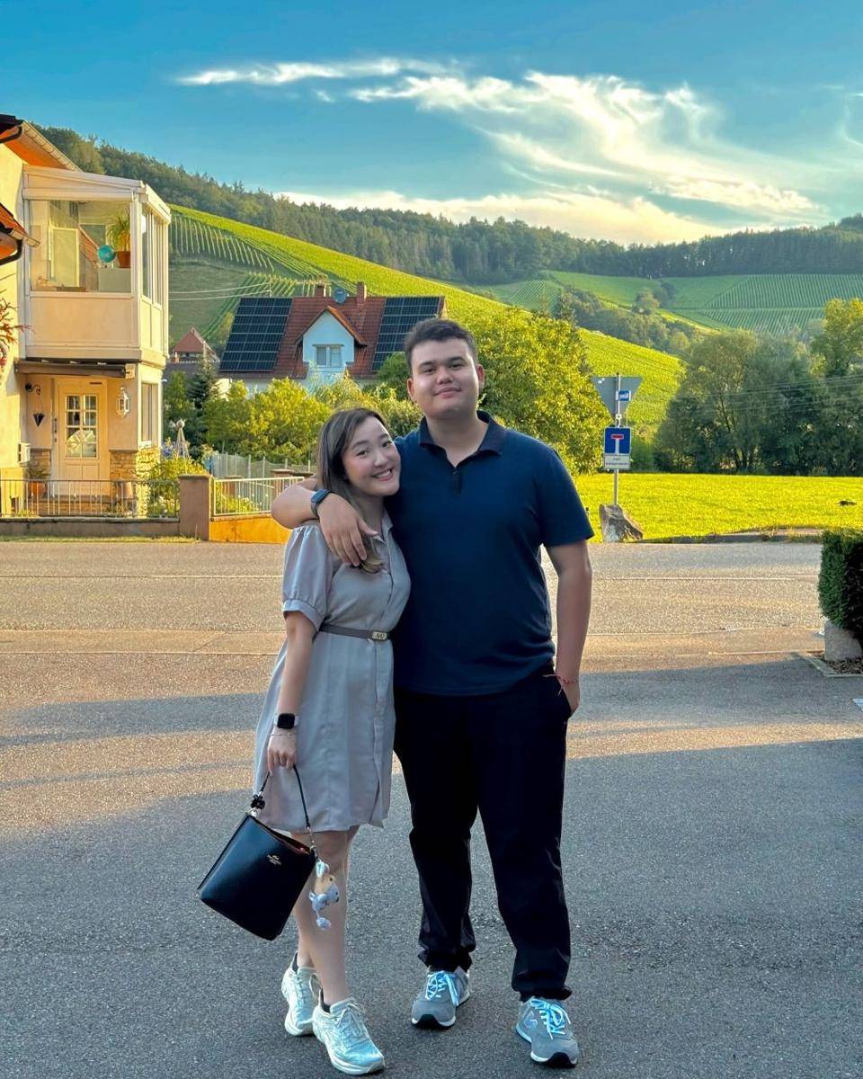 potret mesra kakak Sarah Menzel dan kekasih (instagram.com/kvin_menzel)