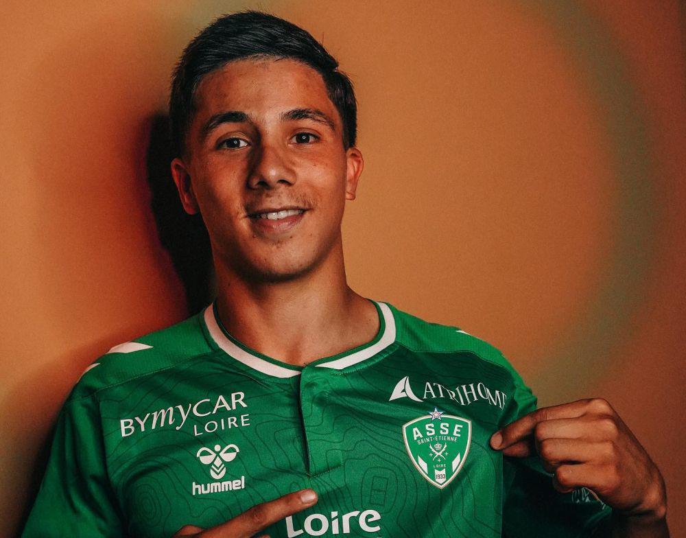Benjamin Bouchouari ketika membela AS Saint-Etienne. (instagram.com/benjamin.bouchouari)