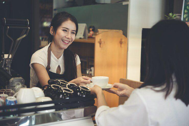 suasana di coffee shop (freepik.com/jcomp)