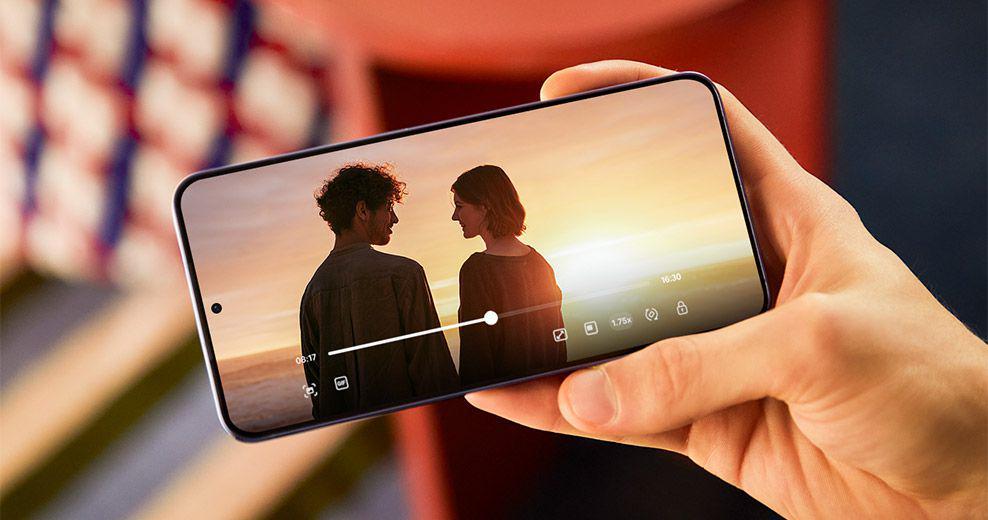 Galaxy S24+ hadir dengan layar 6,7 inci (samsung.com)