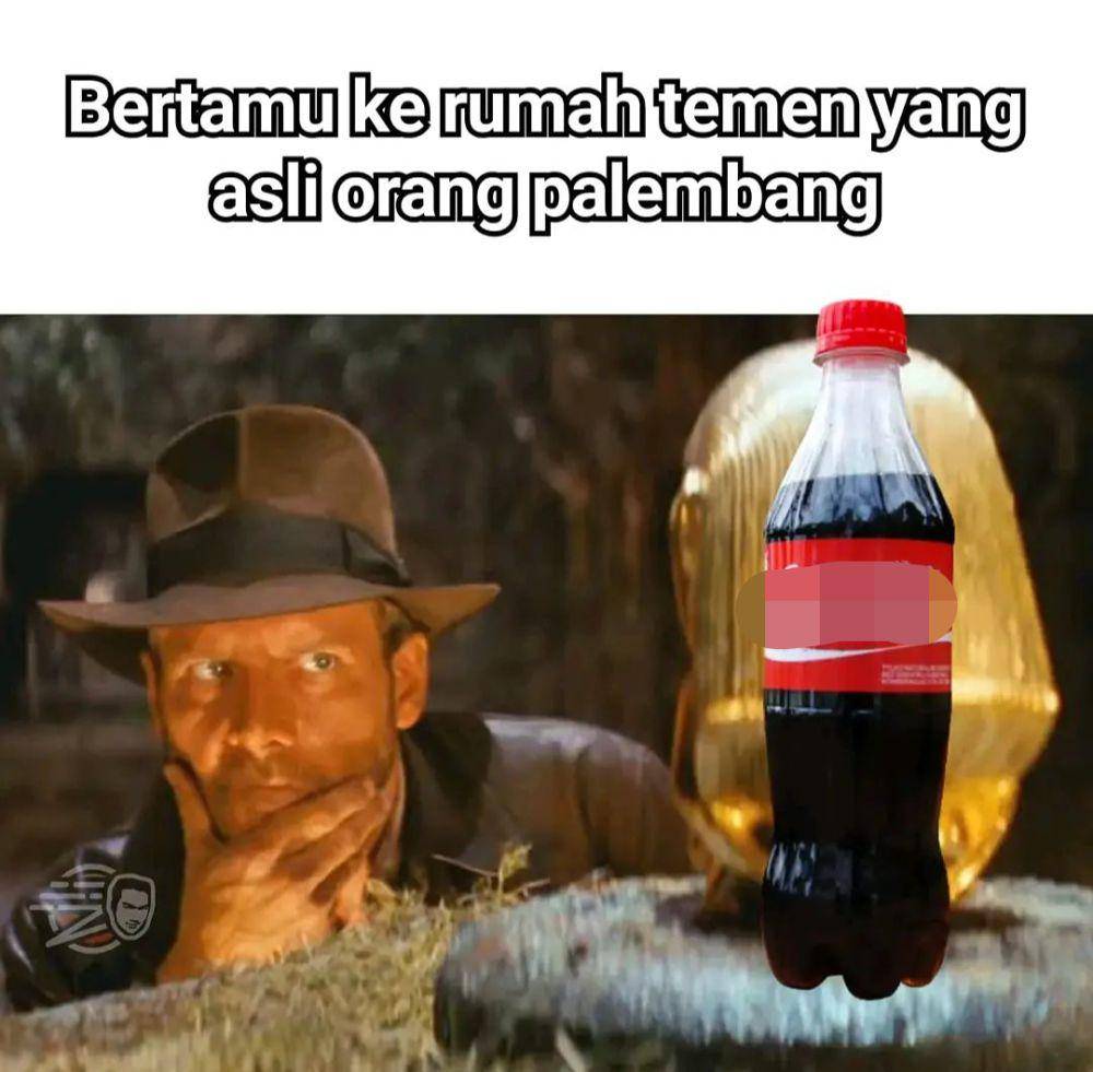 meme main ke rumah teman (instagram.com/komersial.beract)