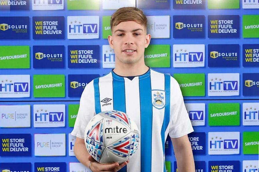 Emile Smith Rowe saat dipinjamkan ke Huddersfield Town. (htafc.com)