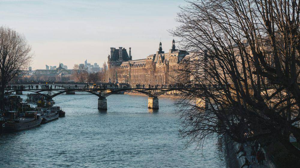Pulau Île de la Cité, Paris-Prancis (pexels.com/Kevin Charit)