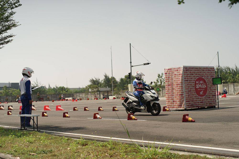 Sebanyak 37 duta keselamatan berkendara Astra Honda berkumpul di AHM Safety Riding & Training Center, Deltamas, Cikarang (Dok. IDN Times)
