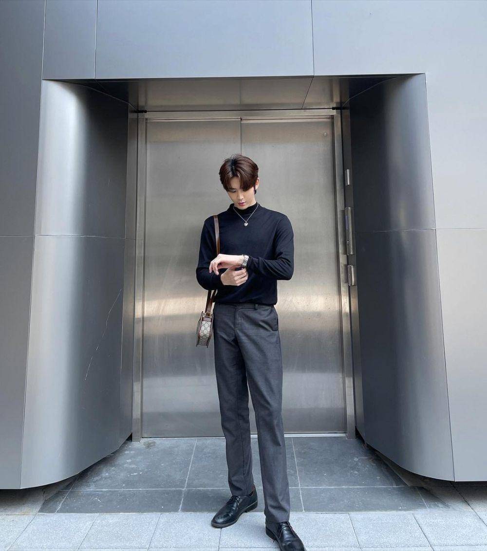 long pants hitam ala James Supamongkon (instagram.com/james.spmk)