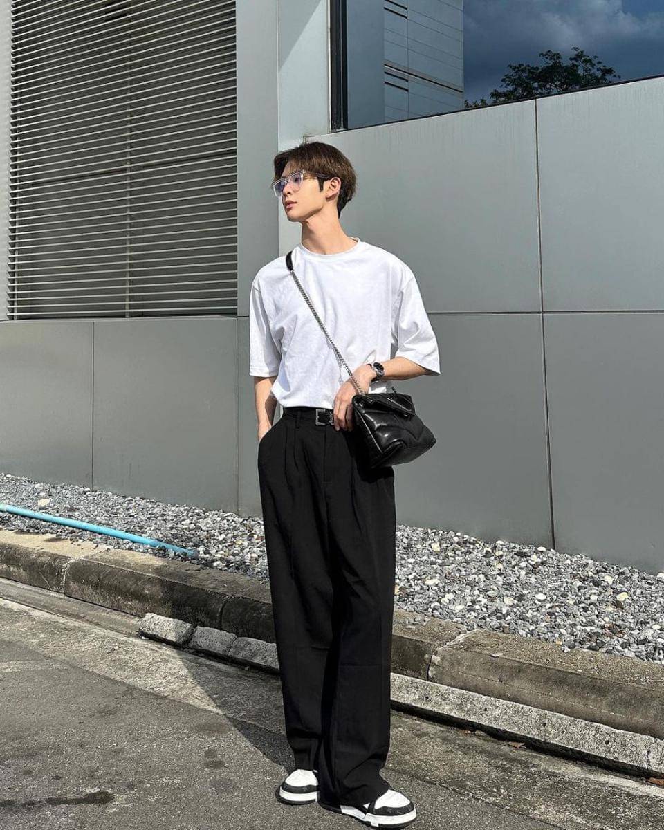long pants hitam ala James Supamongkon (instagram.com/james.spmk)