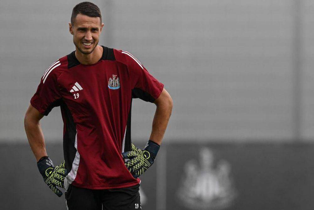 Odysseas Vlachodimos berlatih bersama Newcastle United. (instagram.com/vlachod1mos)