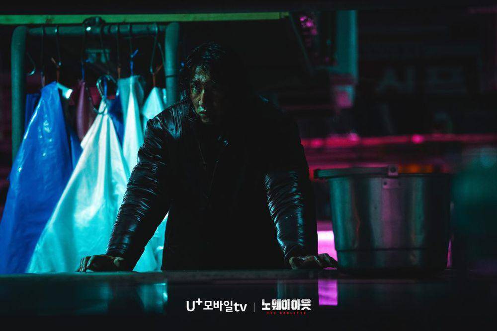 Yoon Chang Jae (Lee Kwang Soo) di drakor No Way Out: The Roulette (instagram.com/xplusu.series