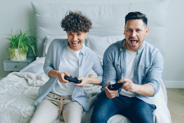 ilustrasi bermain game (unsplash.com/Vitaly Gariev)