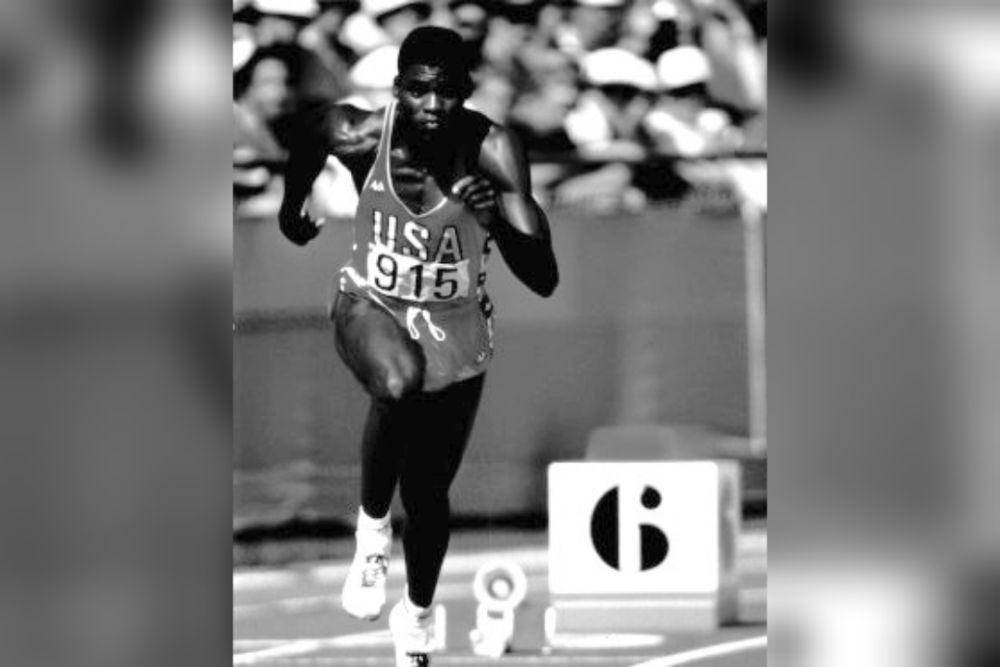 Carl Lewis, pemenang medali emas di Olimpiade Los Angeles 1984 (commons.wikimedia.org/KUHT)