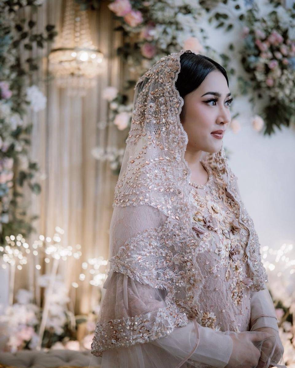 Gaya Indi Arisa di Pengajian Pranikah (instagram.com/indiarisa_)