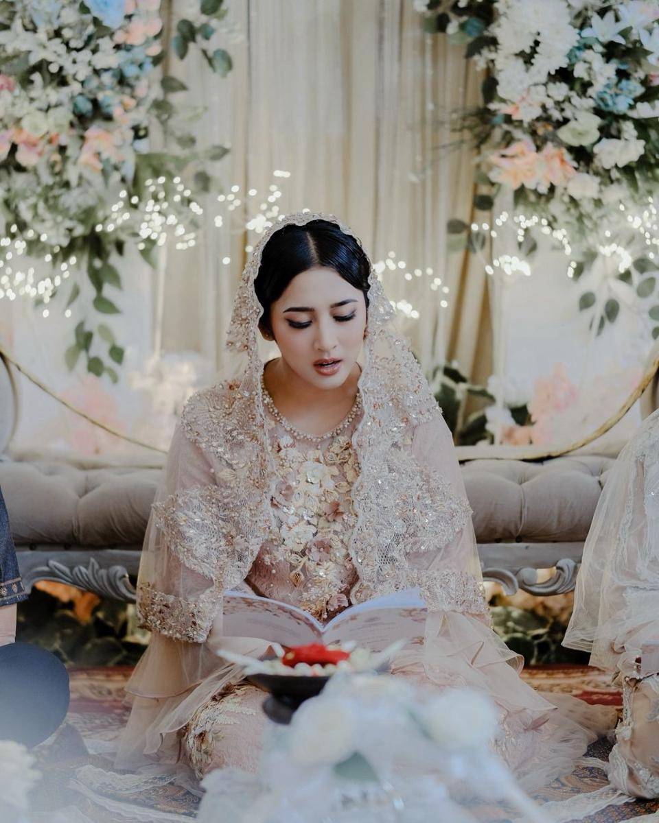 Gaya Indi Arisa di Pengajian Pranikah (instagram.com/indiarisa_)