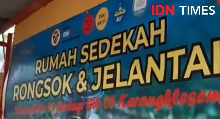 Dika proaktif menampung dan membeli minyak jelantah warga bersama komunitas pedulu jelantah.(IDN Times/Foto : Dok. Dika)