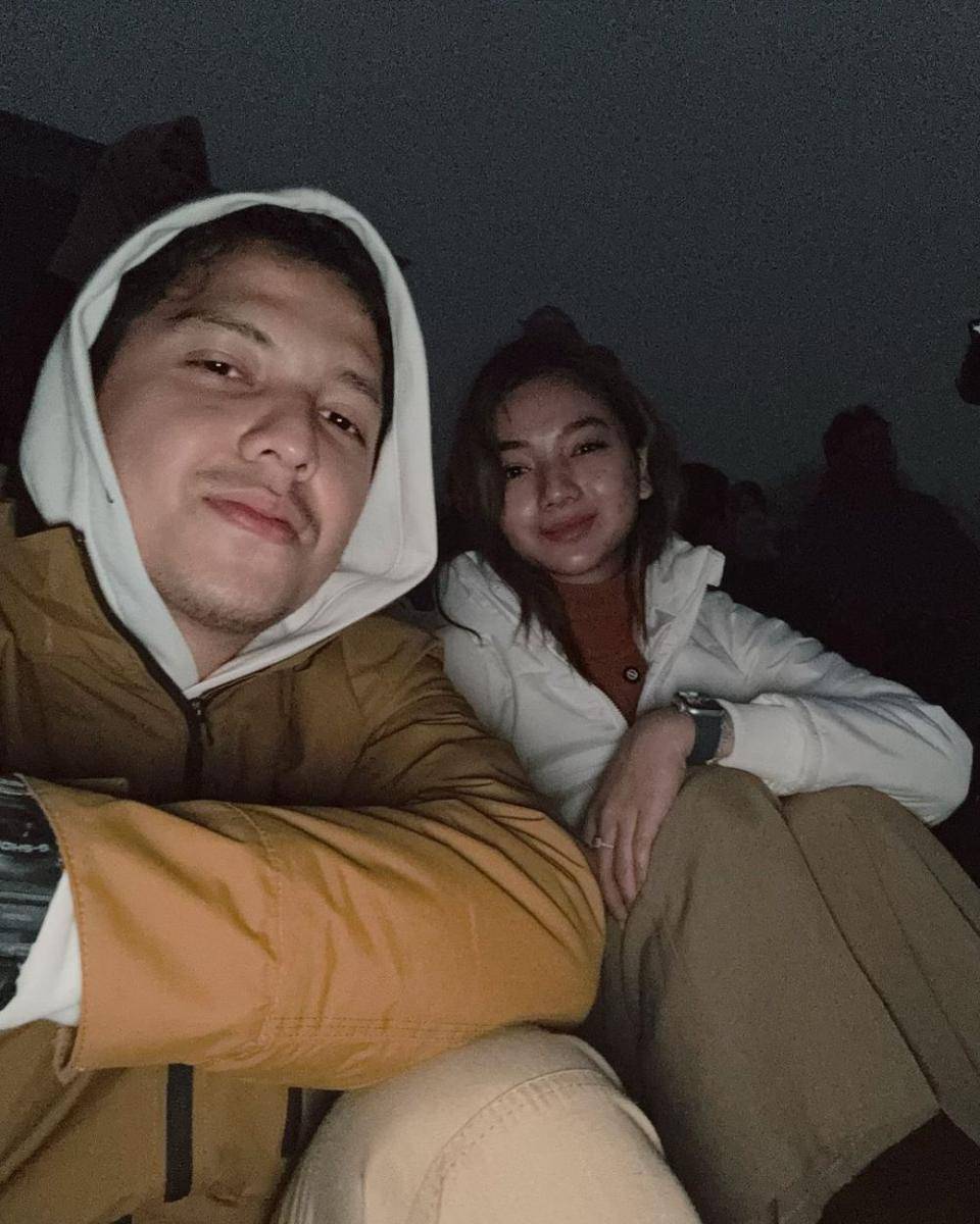 potret Glenca Chysara dan Rendi John ke Puncak Sikunir (instagram.com/glencachysaraofficial)