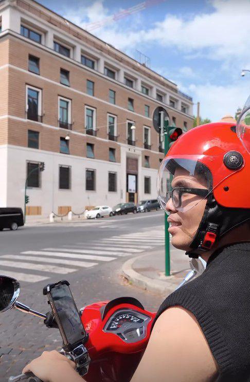 Thariq Aaliyah motoran di Italia (Instagram.com/thariqhalilintar)