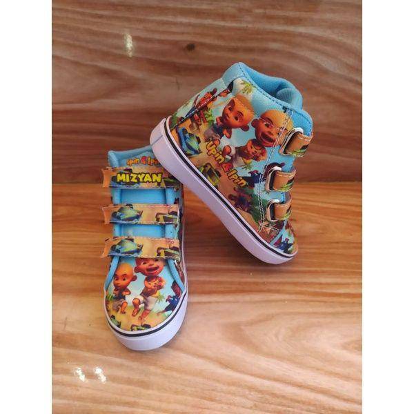 Sepatu Upin Ipin (shopee.co.id/ieztyashop)