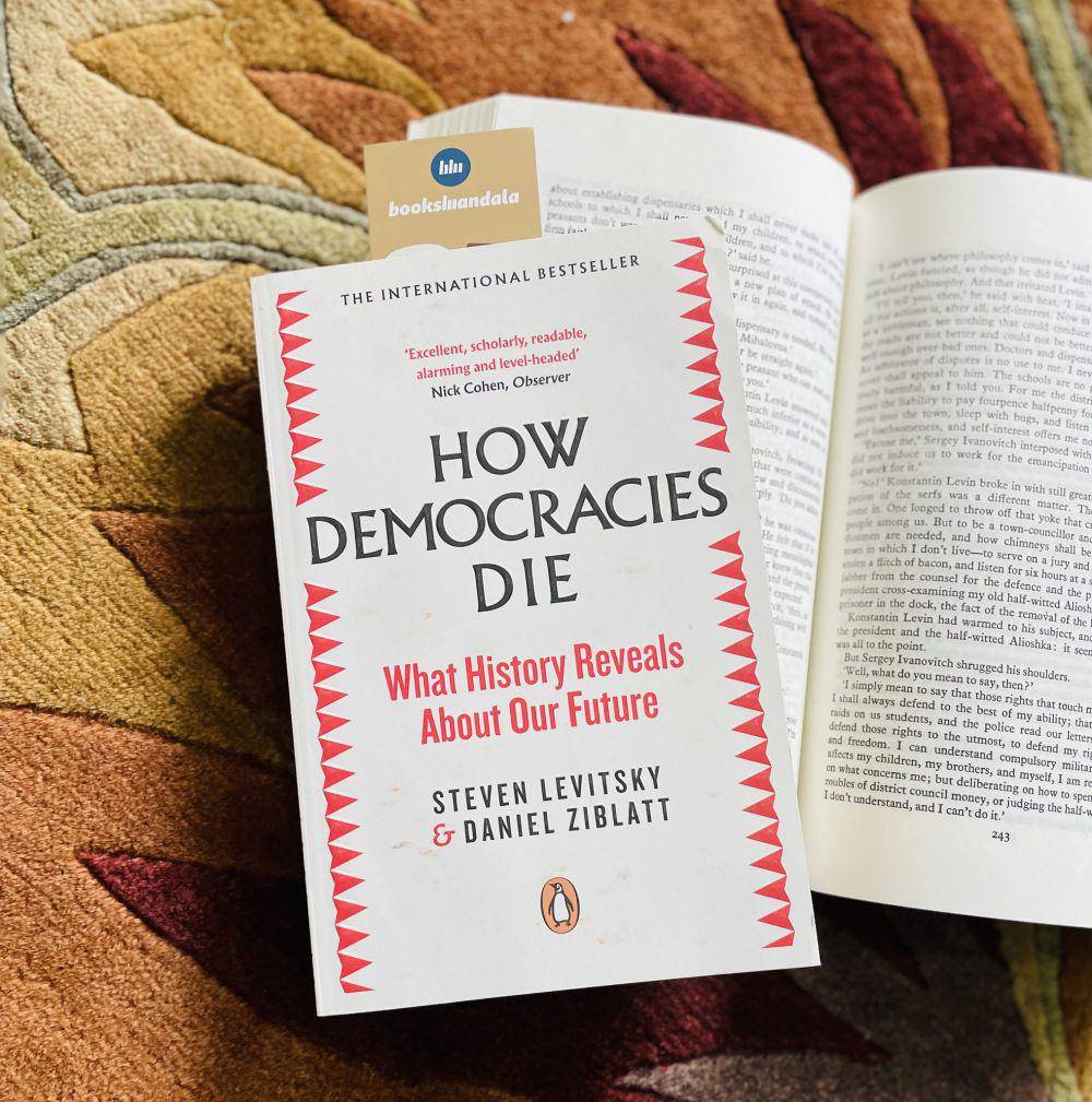 Buku How Democracies Die (facebook.com/booksmandala)