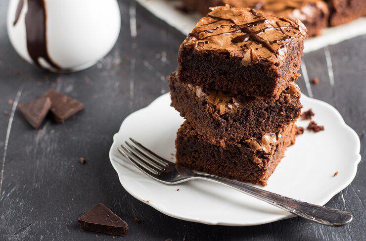 Ilustrasi brownies cokelat (freepik.com/azerbaijan_stockers)