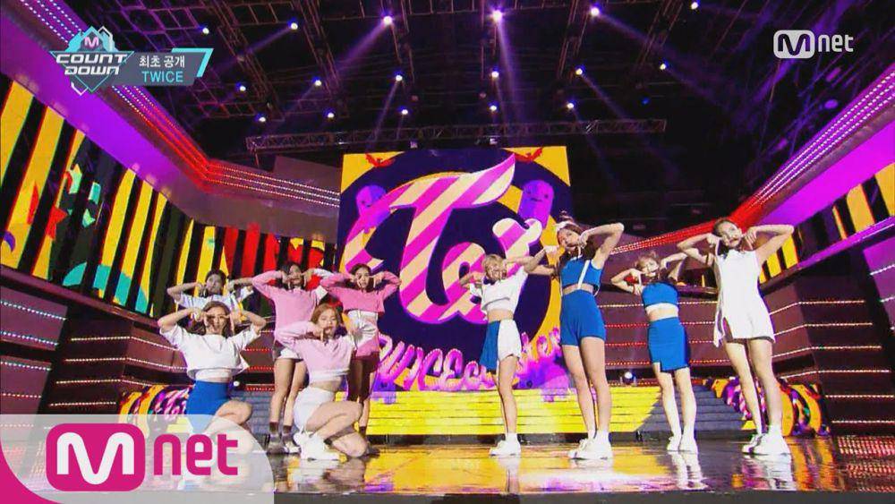 TWICE (youtube.com/Mnet K-POP)
