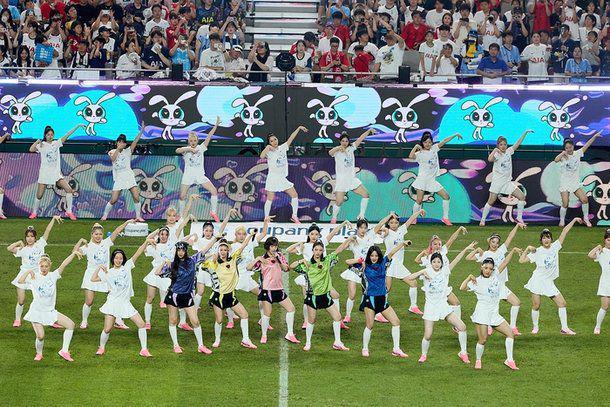 potret NewJeans di Coupang Play Series 2024 (dok. Coupang Play)