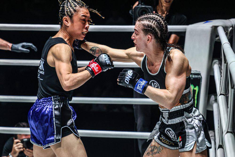 Amy Pirnie menjatuhkan Yu Yau Pui di ronde pertama (dok.ONE Championship)