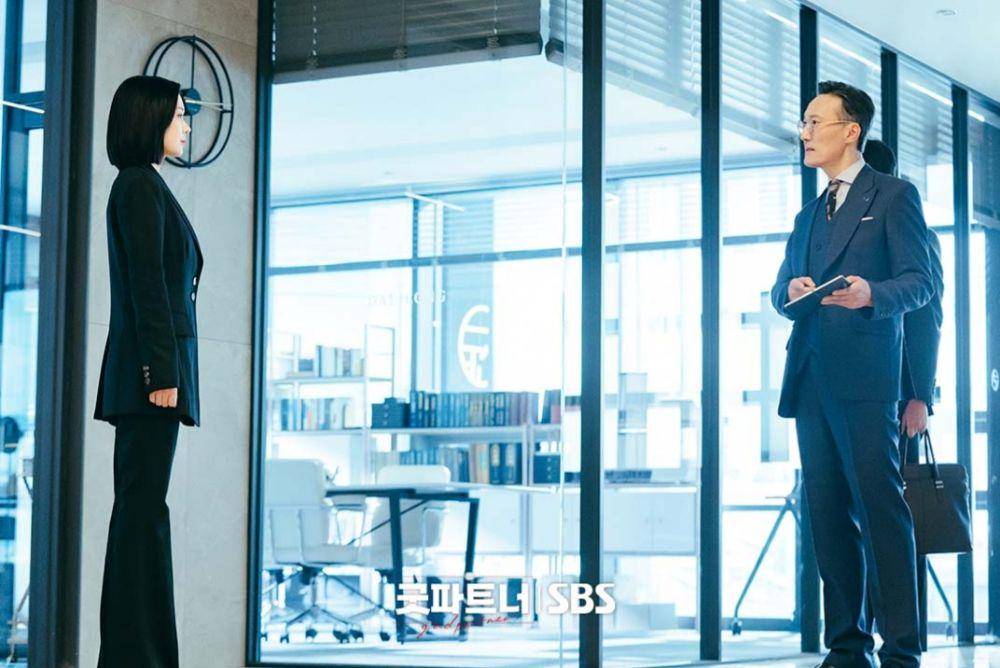 Jang Na Ra dan Jung Jae Sung di Good Partner (instagram.com/sbsdrama.official)