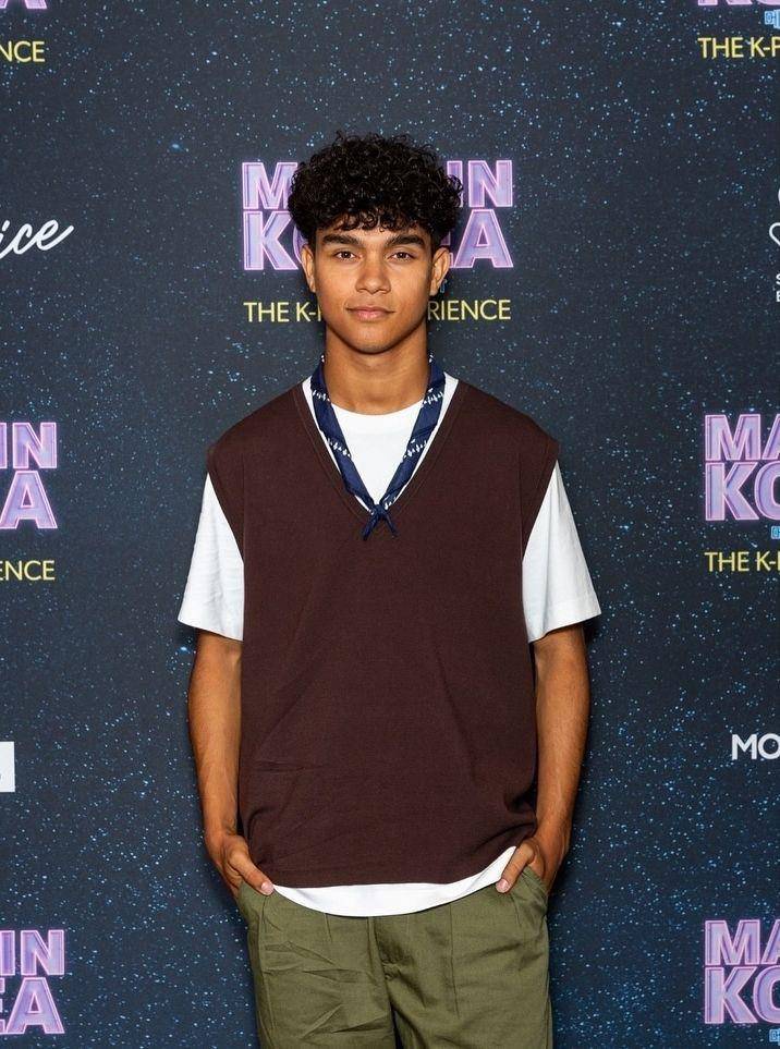 Dexter, anggota British boy group Dear Alice (Instagram.com/smtown)