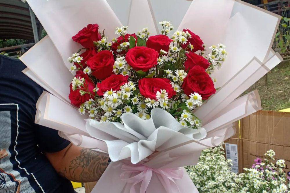 Rangkaian bunga cantik namun simple (Instagram.com/putrifloristsda)