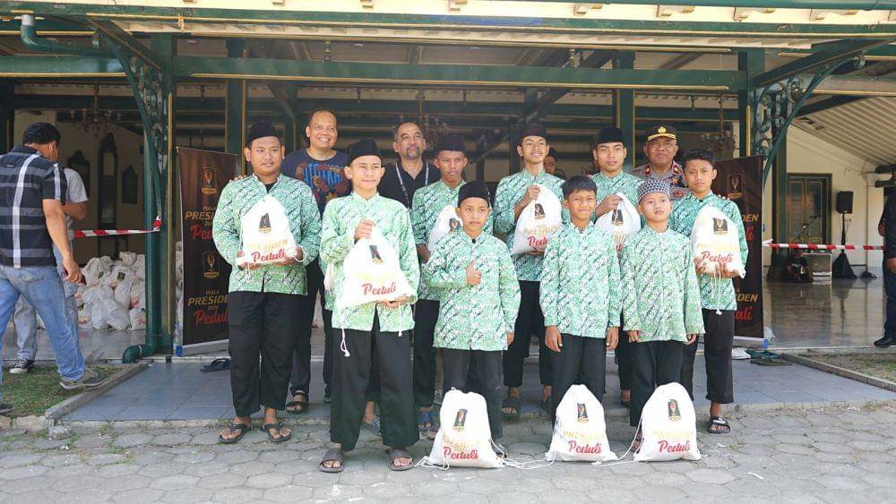 Piala Presiden 2024 adakan kegiatan sosial di Solo. (Dok. Piala Presiden)