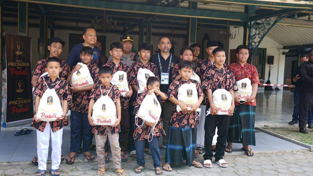 Piala Presiden 2024 adakan kegiatan sosial di Solo. (Dok. Piala Presiden)