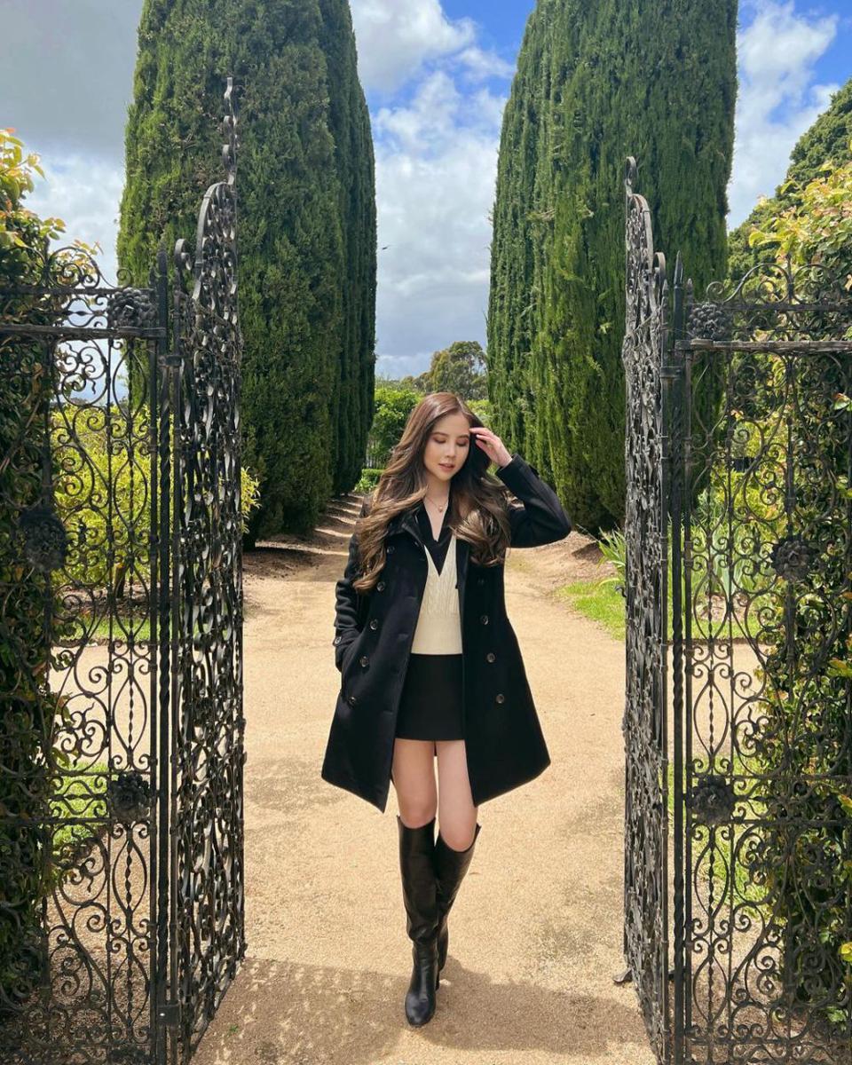 outfit Agatha Chelsea (instagram.com/agatha_chelsea)