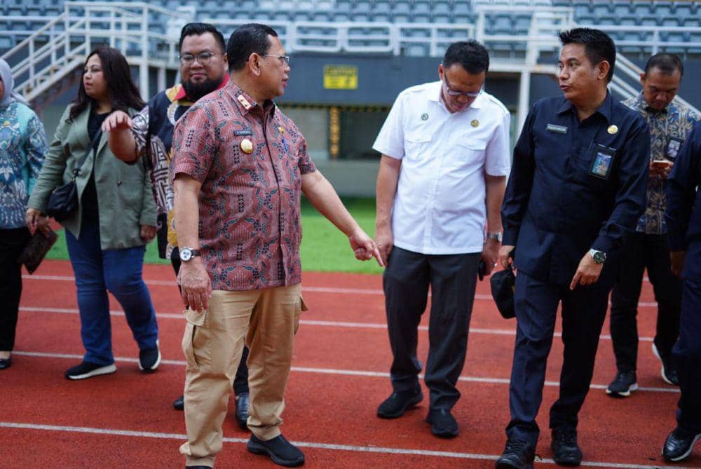 Pj Wako Palembang Ucok Abdulrauf cek potensi IPAL di Jakabaring (IDN Times/Feny Maulia Agustin)