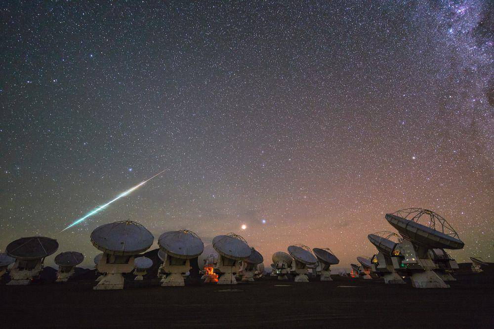 Fireball jatuh (commons.wikimedia.org/ESO/C. Malin)
