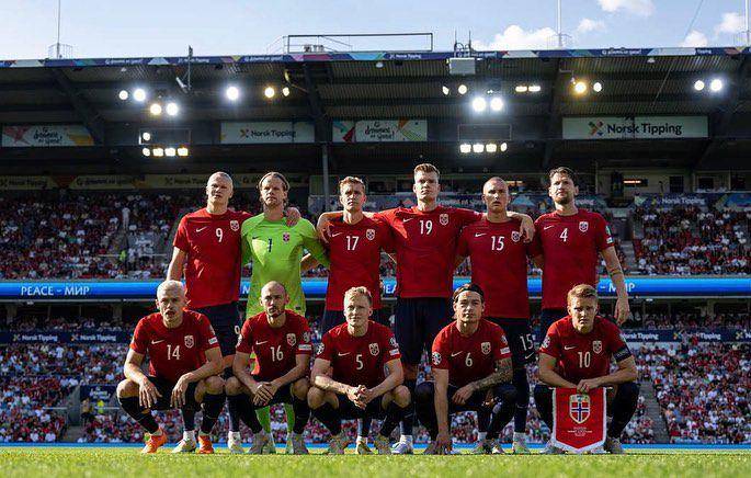 Sorloth Di Timnas Norwegia (www.instagram.com/erling.haaland)