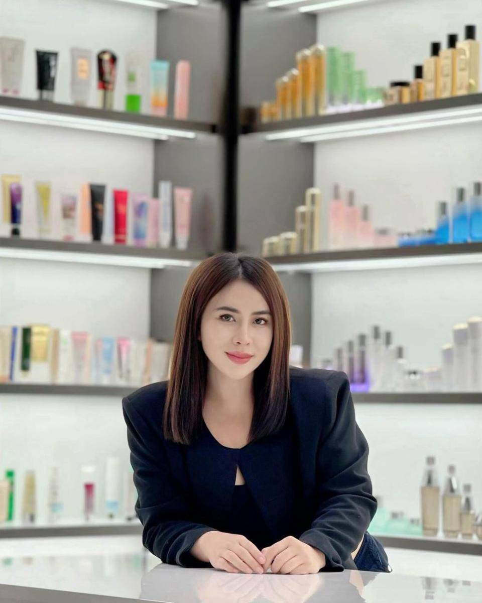 makeup look flawless ala Maharani Kemala (instagram.com/maharanikemala)
