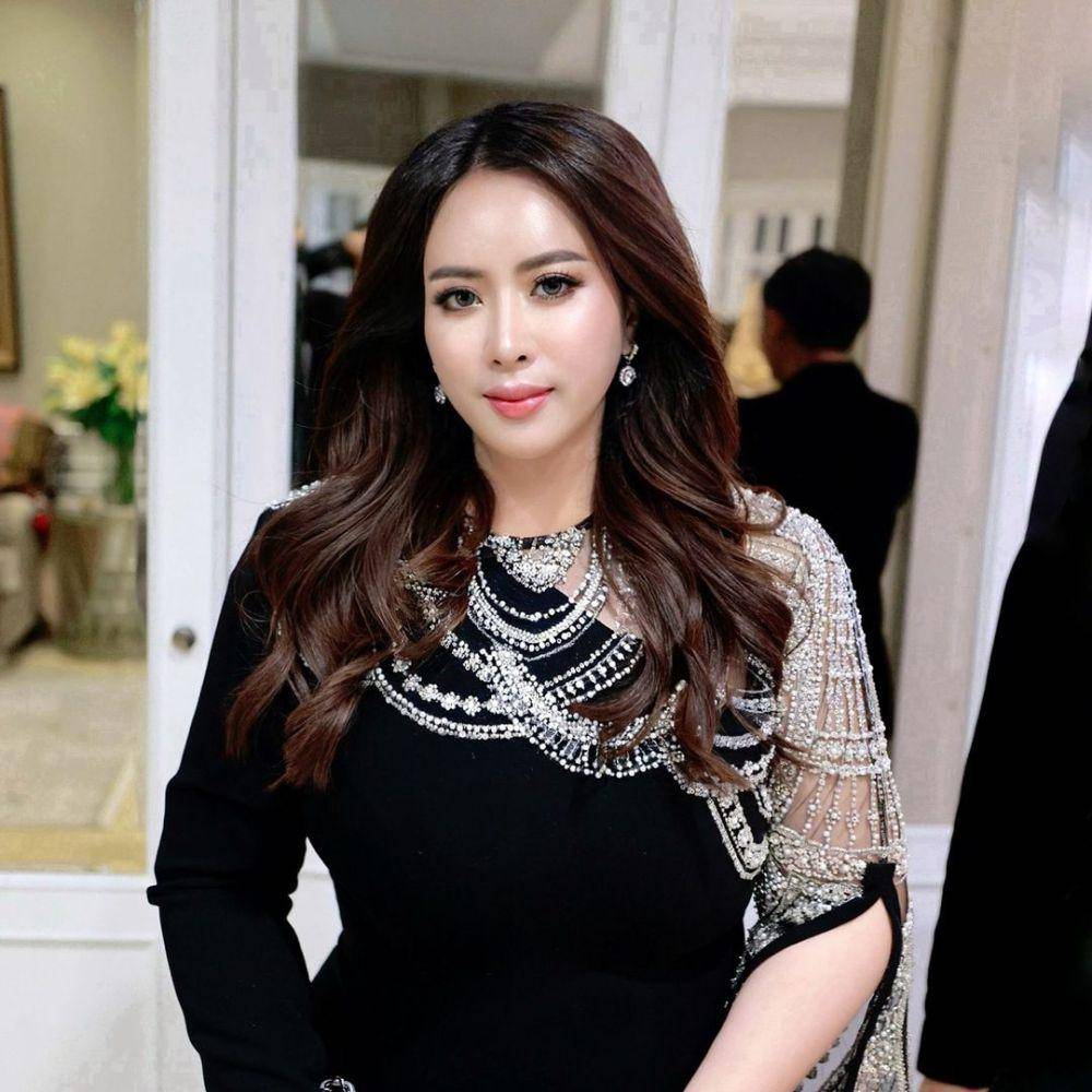 makeup look flawless ala Maharani Kemala (instagram.com/maharanikemala)