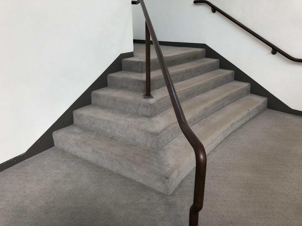 potret hal aneh di museum (reddit.com/user/Bendderr)