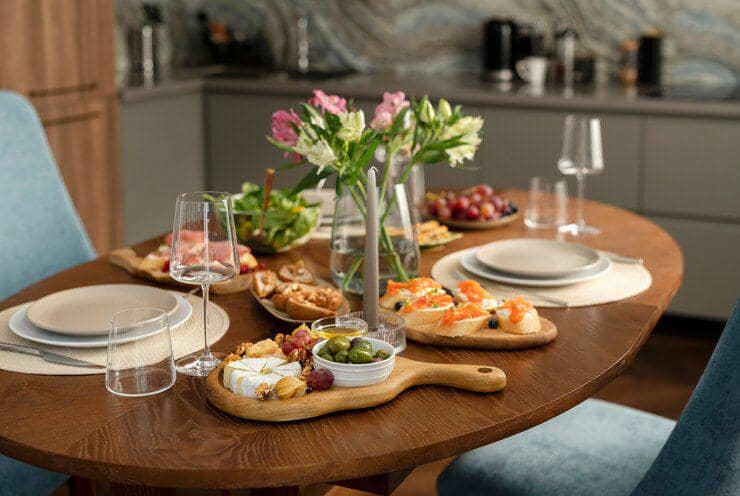 ilustrasi meja makan (freepik.com/ freepik)