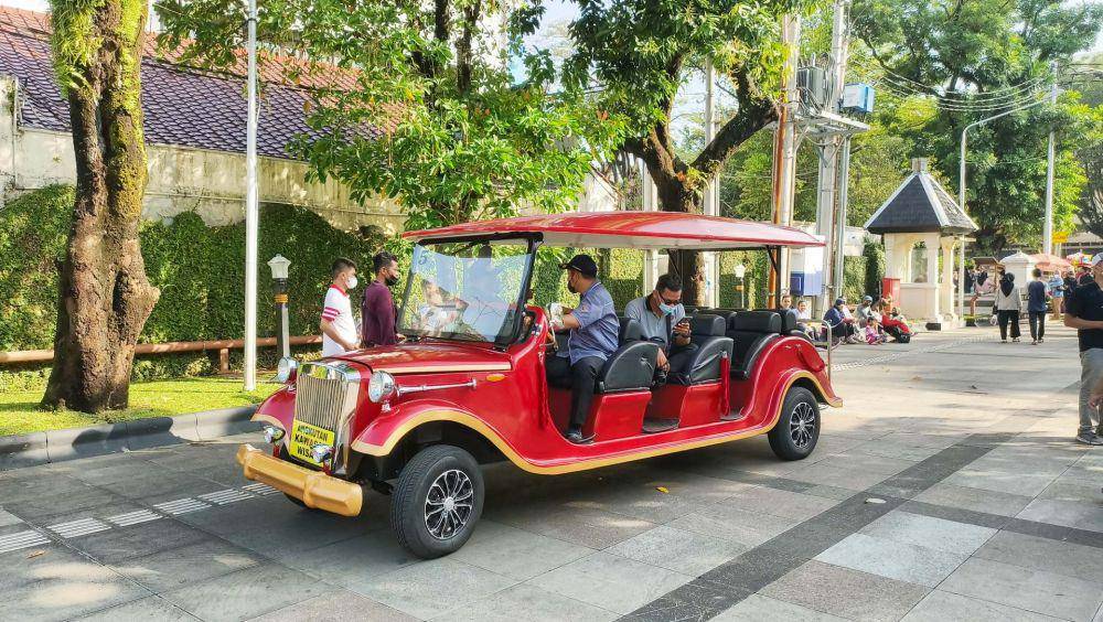 ilustrasi Wisata Toerwagen (vecteezy.com/restuariyadi)