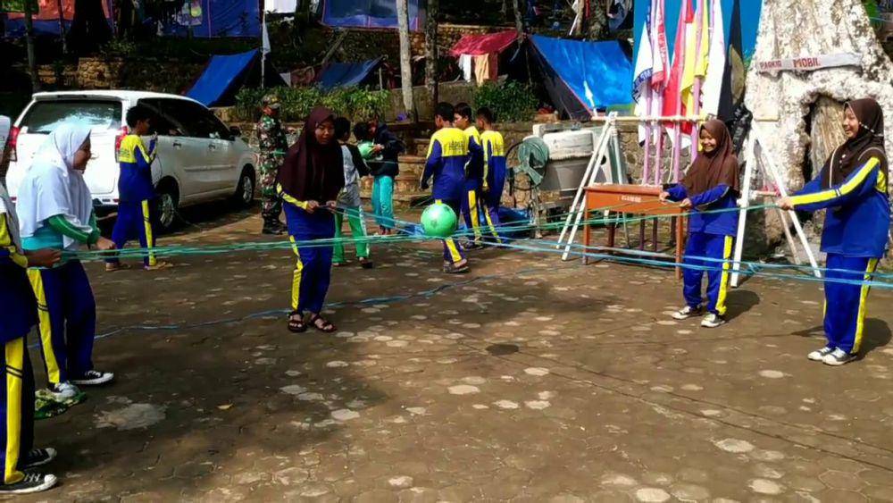 lomba memindahkan bola dengan tali (youtube.com/@didno76)