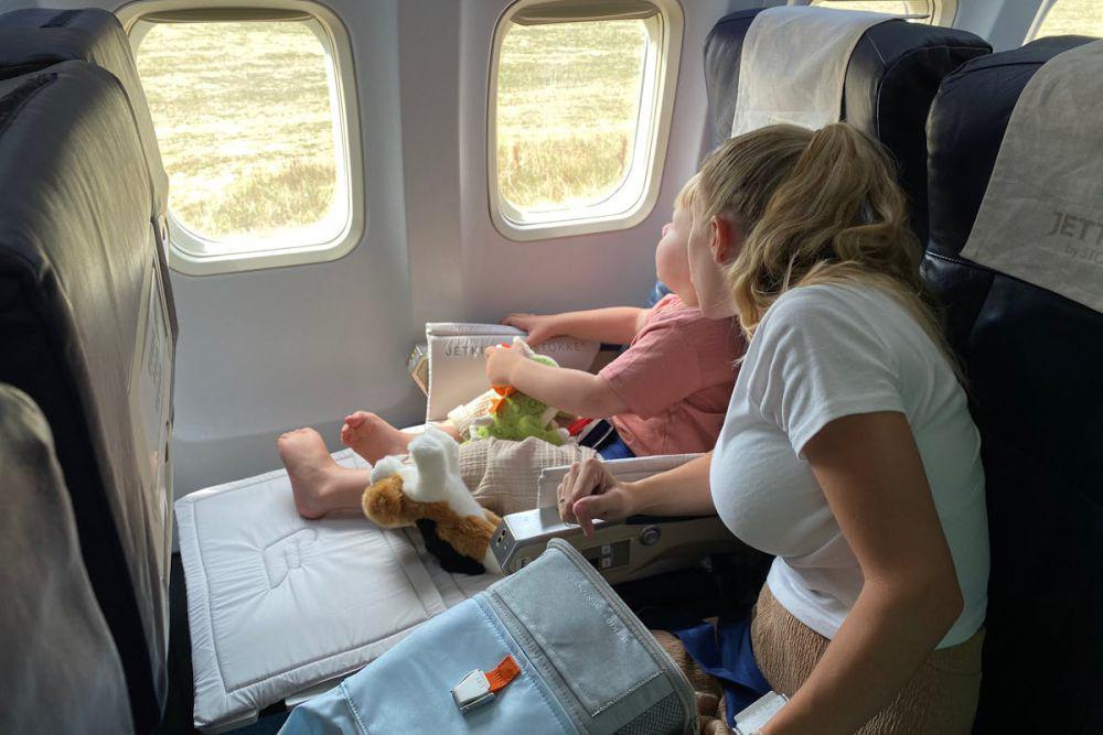 Perbedaan Aisle, Middle, dan Window Seat di Pesawat Terbang