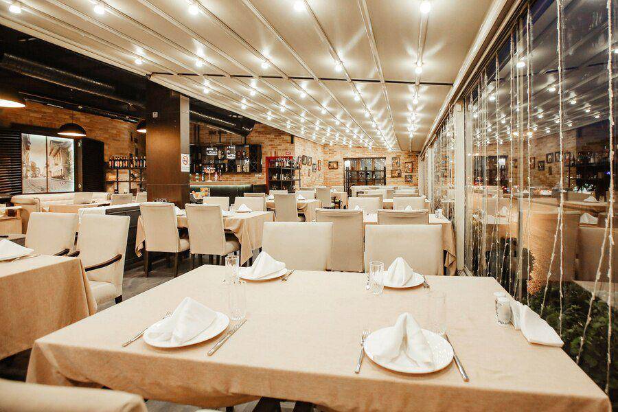 Ilustrasi restoran (freepik.com/KamranAydinov)